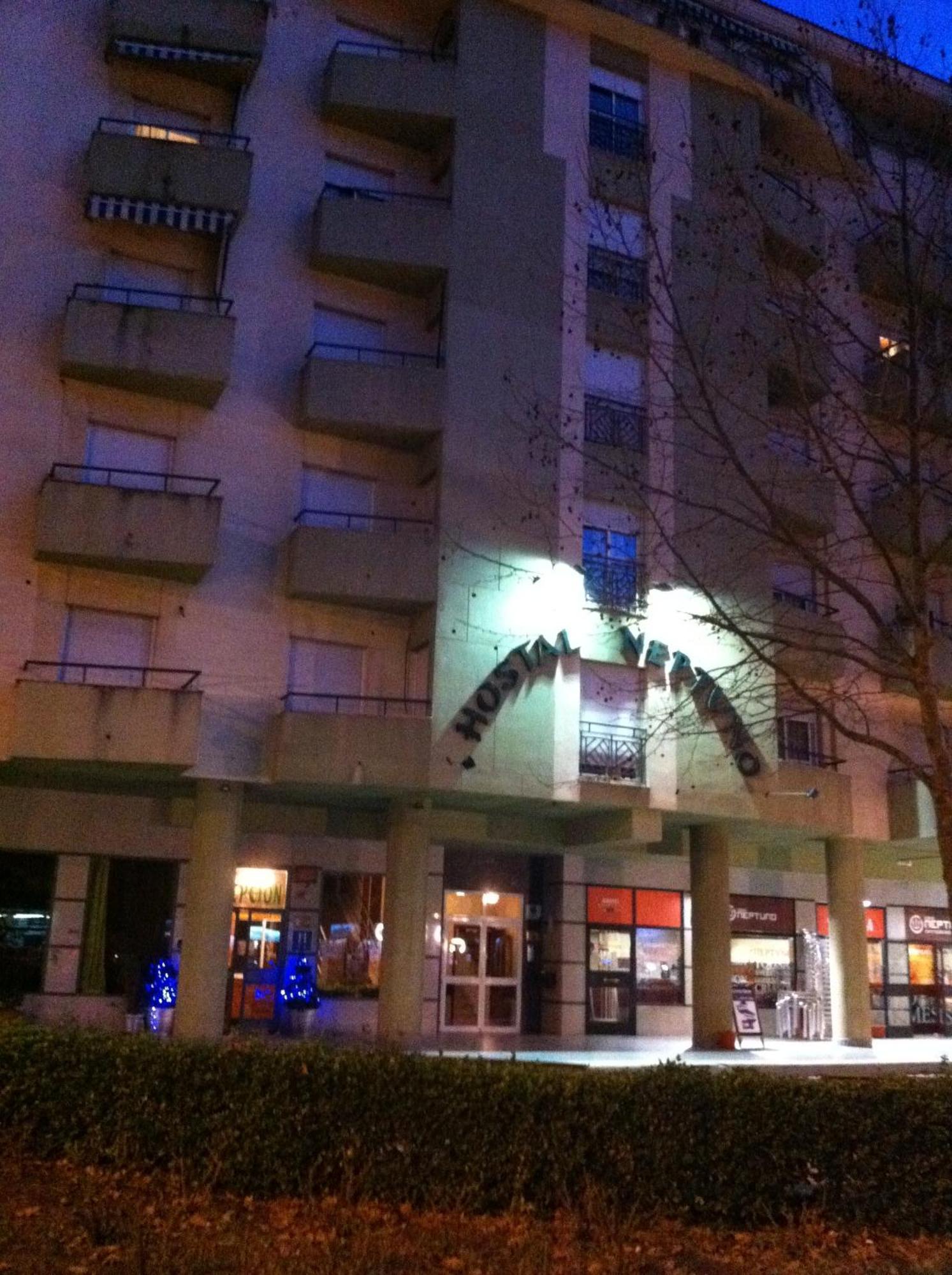 Hostal Neptuno กาเซเรส ภายนอก รูปภาพ