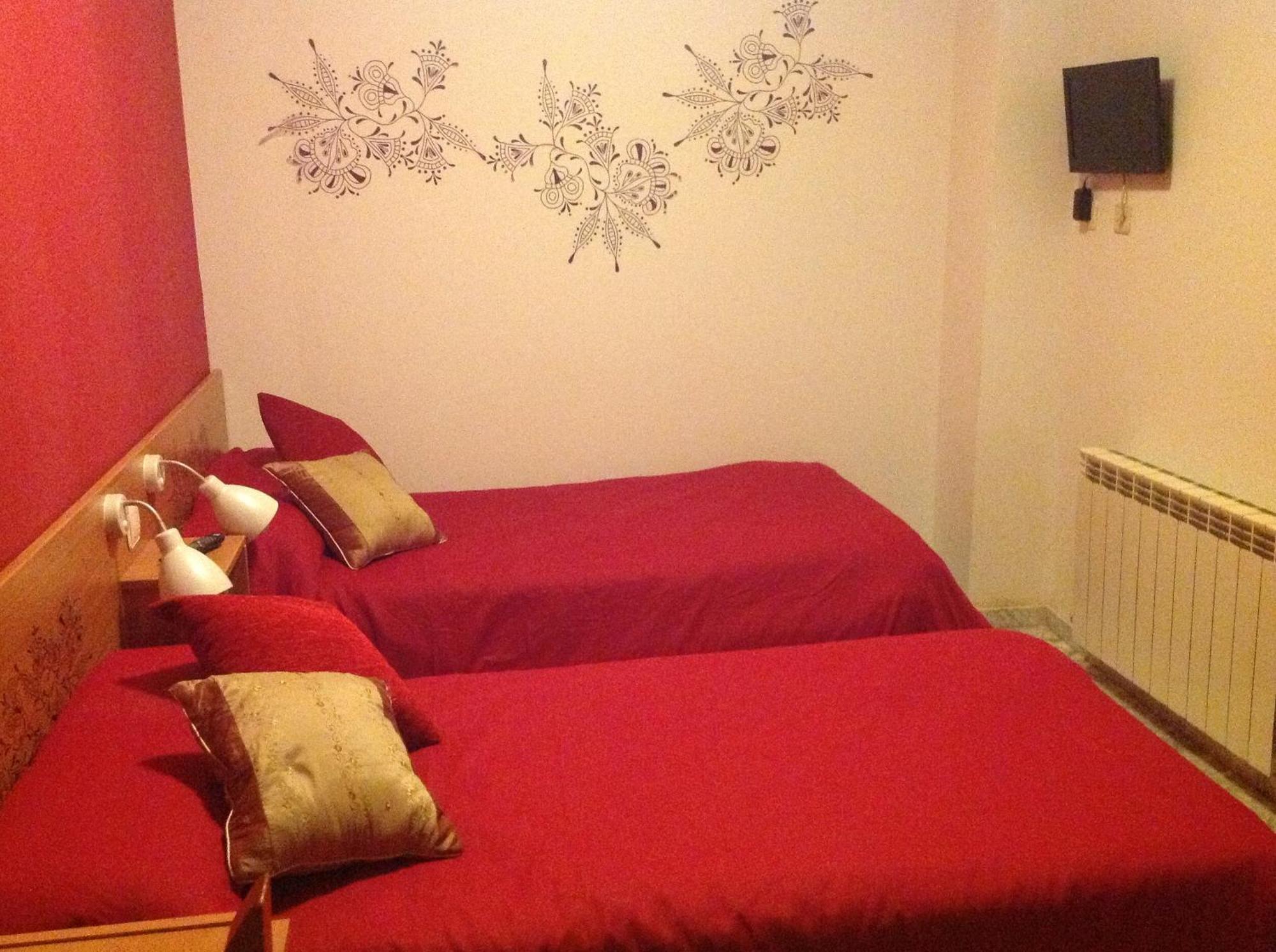 Hostal Neptuno กาเซเรส ภายนอก รูปภาพ