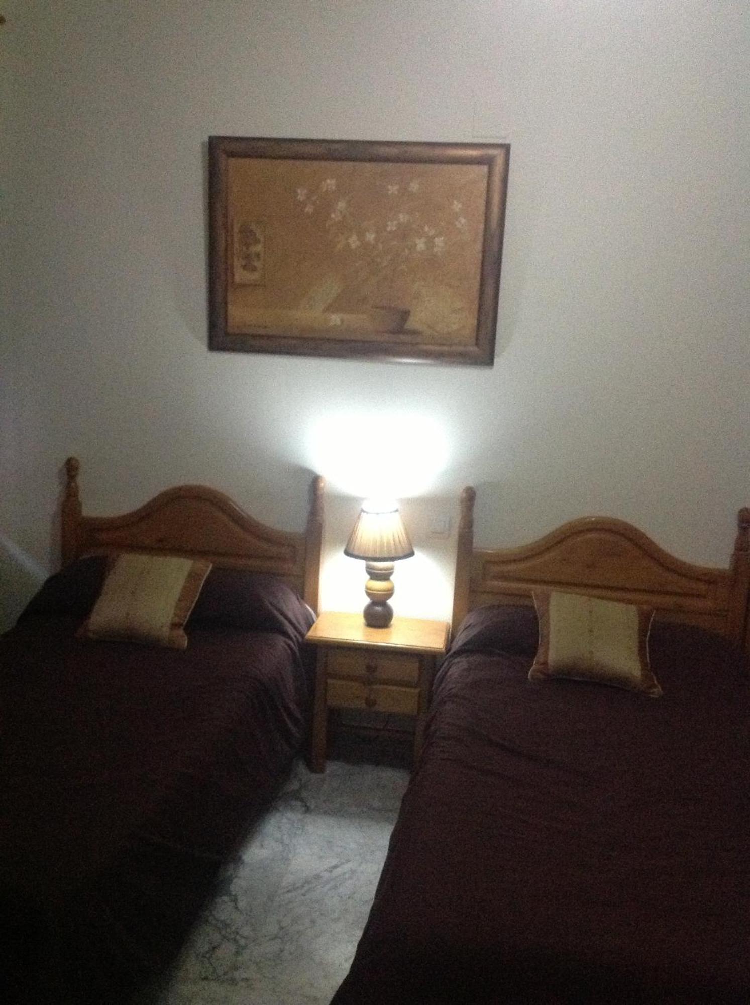 Hostal Neptuno กาเซเรส ภายนอก รูปภาพ