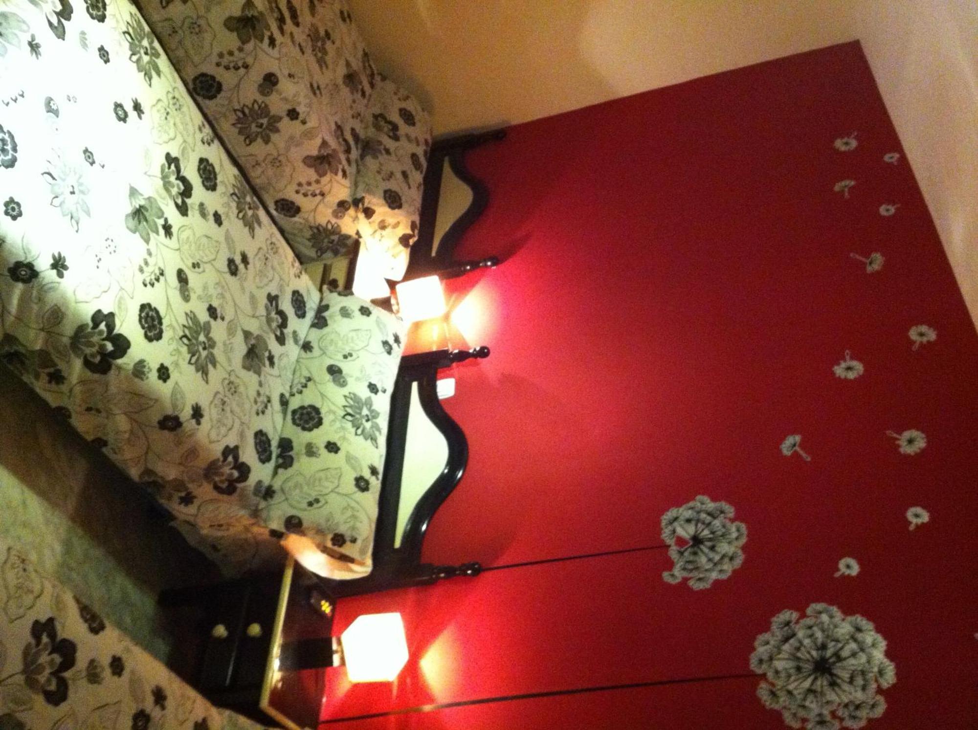 Hostal Neptuno กาเซเรส ภายนอก รูปภาพ