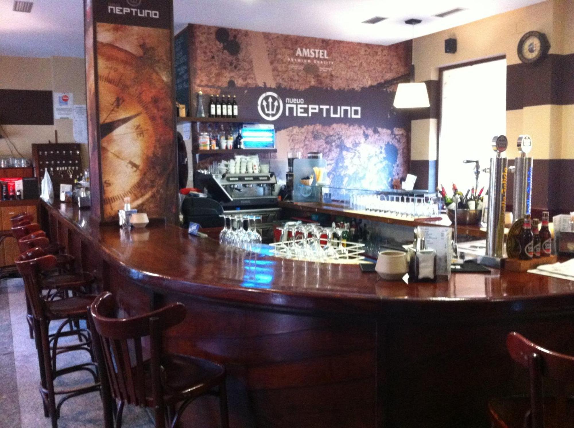 Hostal Neptuno กาเซเรส ภายนอก รูปภาพ