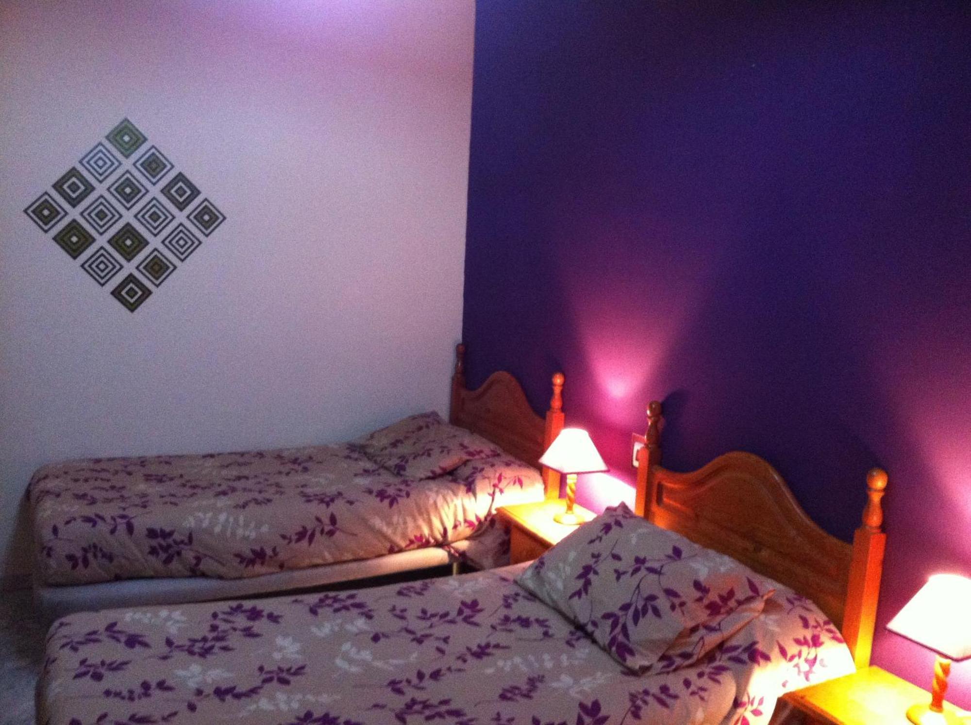 Hostal Neptuno กาเซเรส ภายนอก รูปภาพ