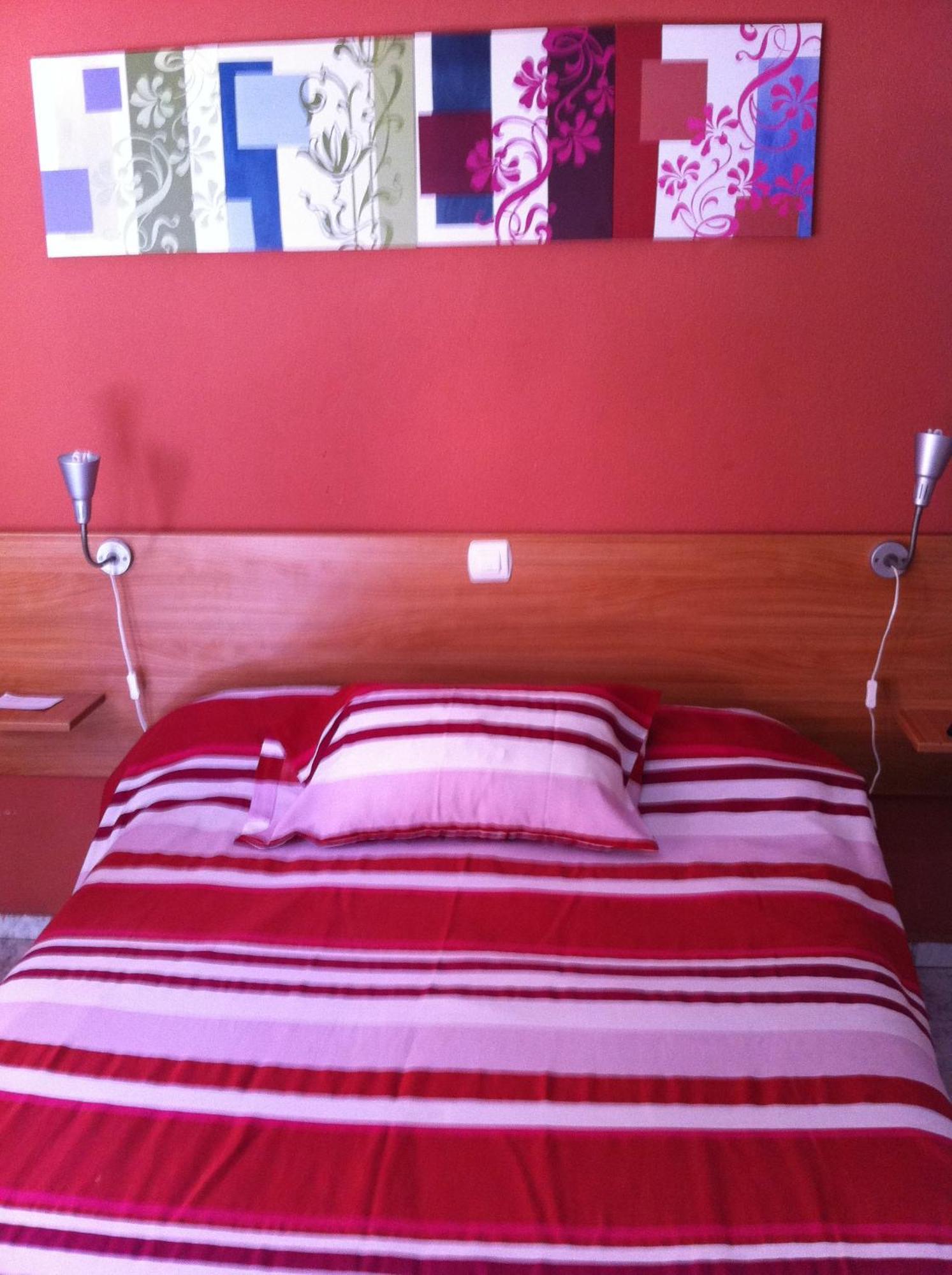 Hostal Neptuno กาเซเรส ภายนอก รูปภาพ