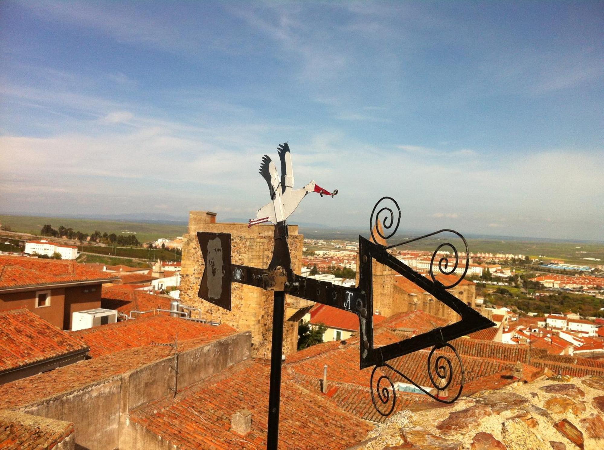 Hostal Neptuno กาเซเรส ภายนอก รูปภาพ