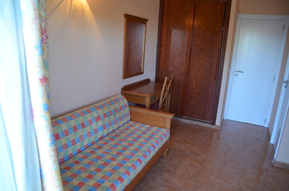 Hostal Neptuno กาเซเรส ภายนอก รูปภาพ