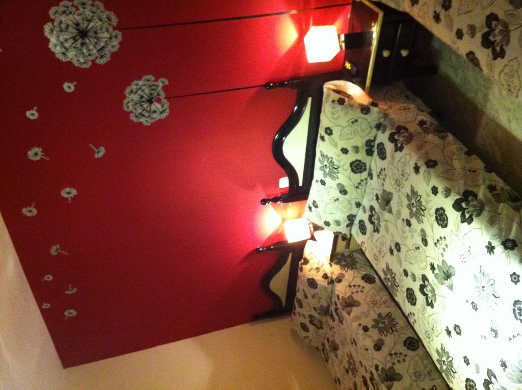 Hostal Neptuno กาเซเรส ภายนอก รูปภาพ